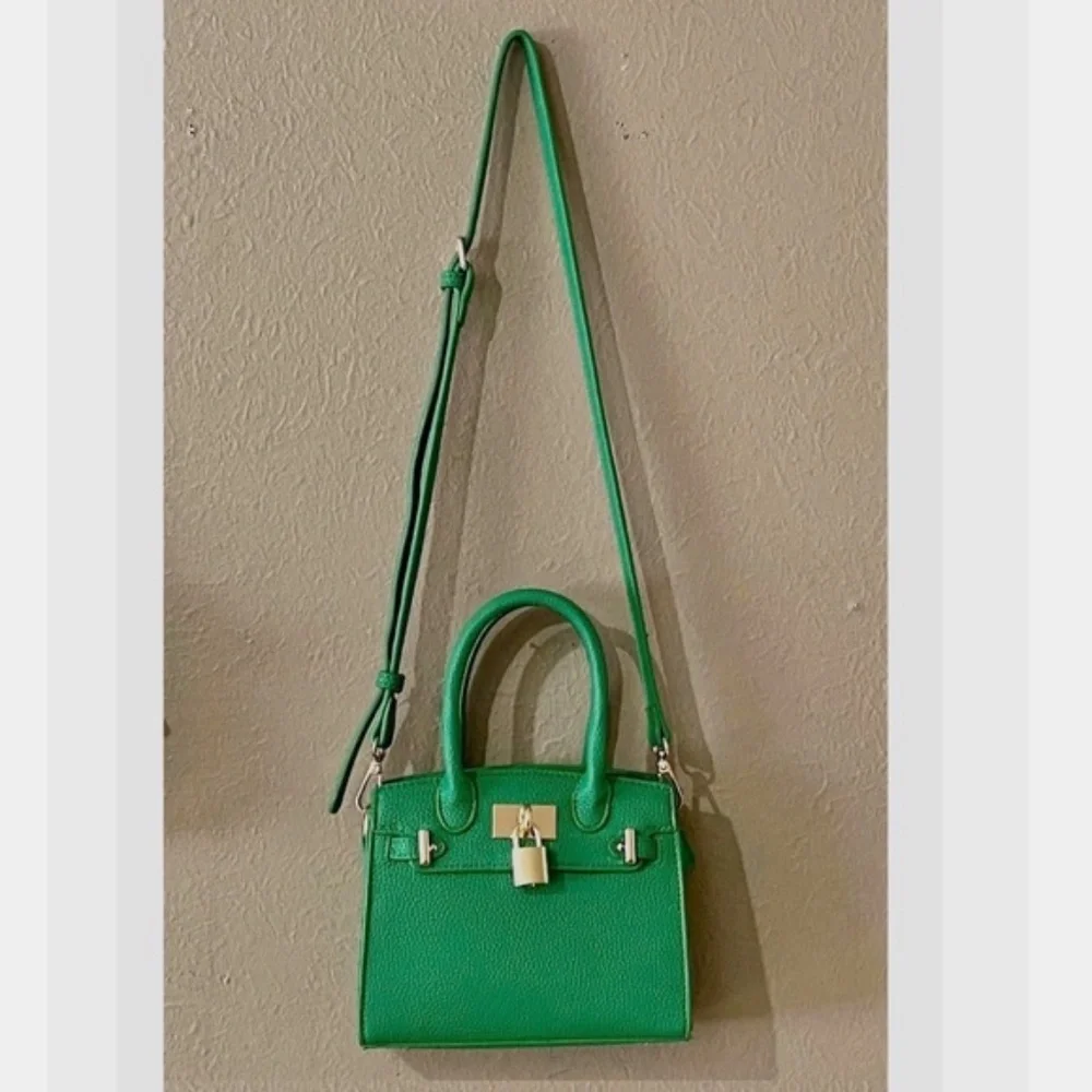 Mini Handbags - Picture 3 of 5